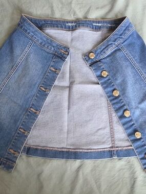Motivi Blue Denim Skirt with Gold-Tone Button